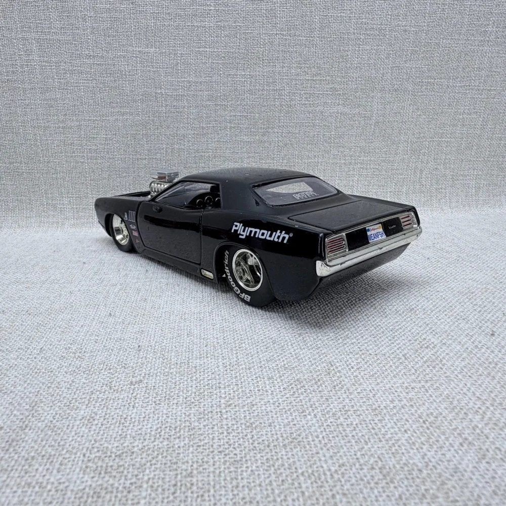 Jada 1970 Plymouth Hemi Cuda & Maisto Ferrari 458 Italia 1/24 Diecast Car Lot